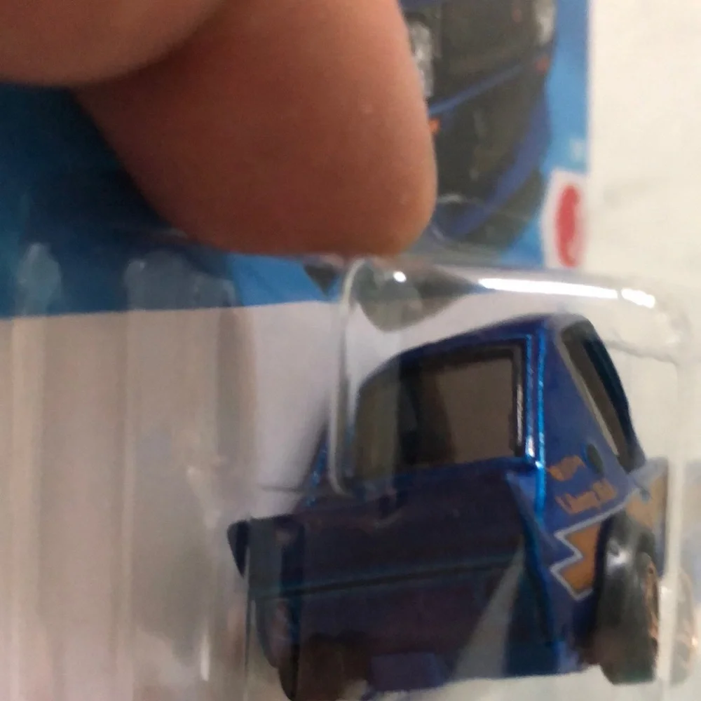 Blue Nissan Skyline 2000GT-R LBWK Toy Car